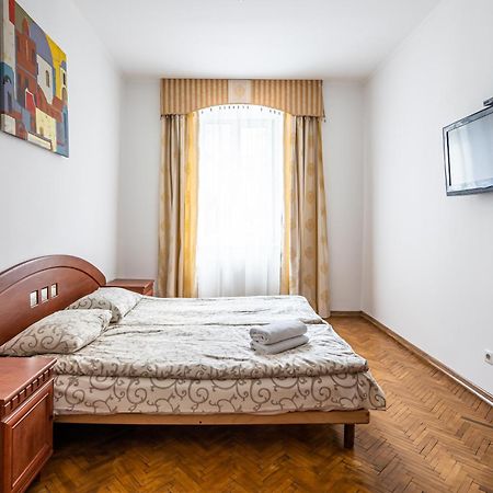 Next To Opera Apartment Львов Экстерьер фото