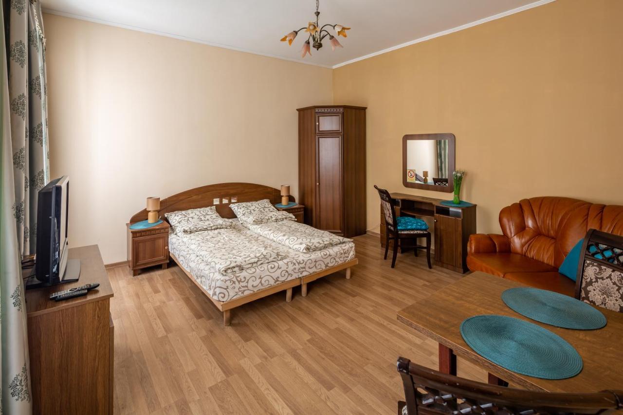 Next To Opera Apartment Львов Экстерьер фото