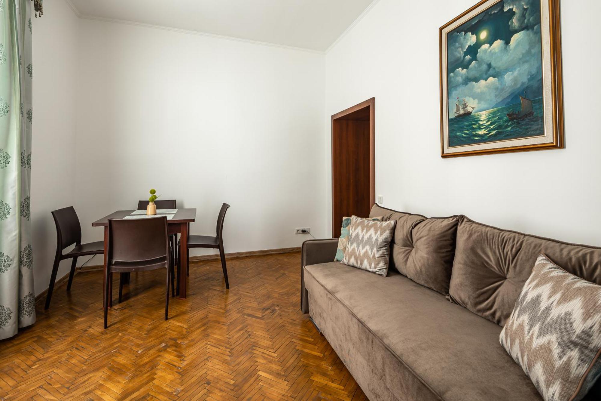 Next To Opera Apartment Львов Экстерьер фото