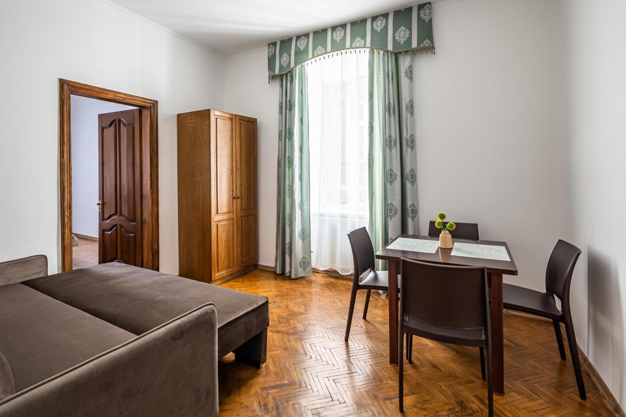 Next To Opera Apartment Львов Экстерьер фото